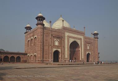 06 Taj_Mahal,_Agra_DSC5633_b_H600
